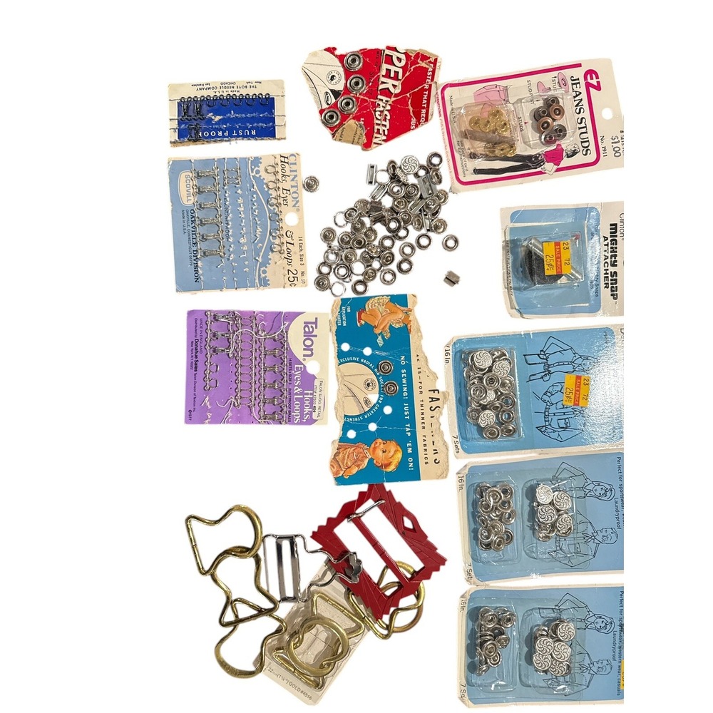 Huge Lot Snaps, Hooks, Eyes, Loops, Grippers,‎ Studs & Zippers Vintage - Picture 4 of 5